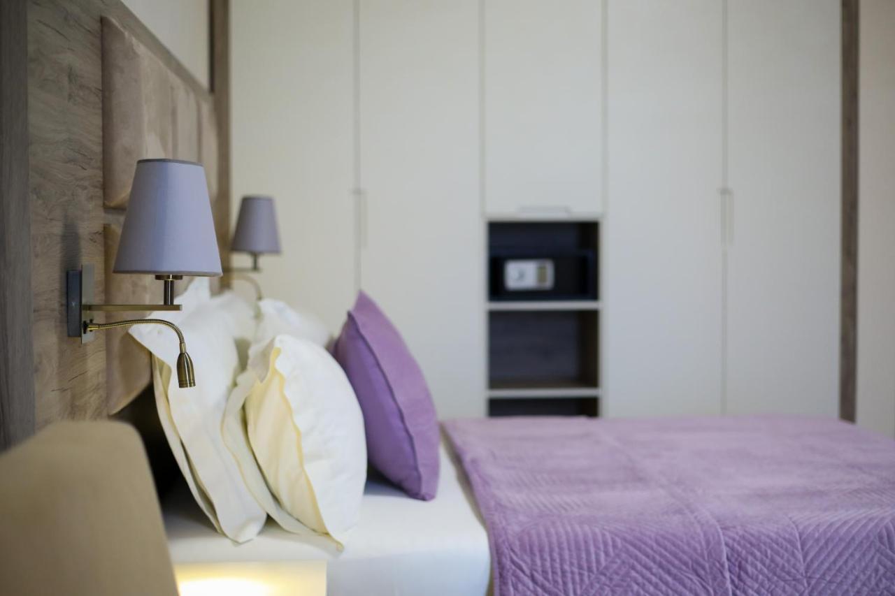 Hotel Vd Roleks Vlorë Habitación foto